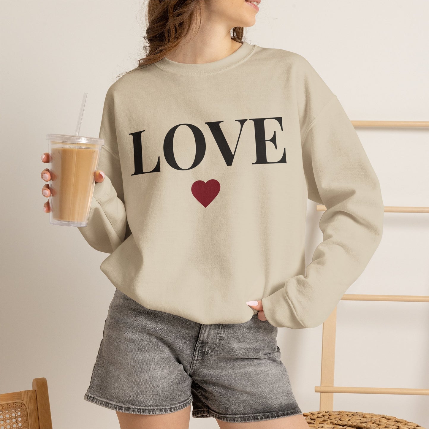 Women’s LOVE Sweatshirt, Cute Heart Graphic Crewneck, Romantic Casual Pullover