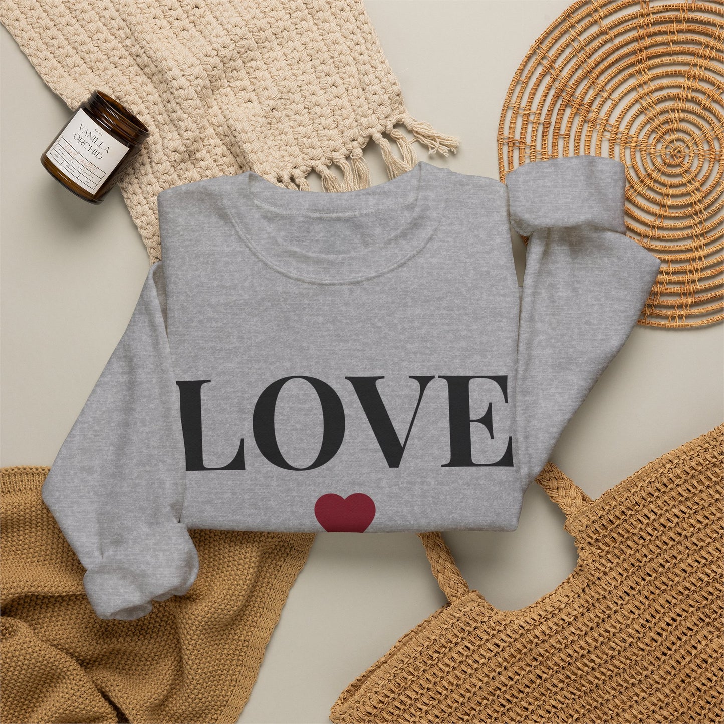 Women’s LOVE Sweatshirt, Cute Heart Graphic Crewneck, Romantic Casual Pullover
